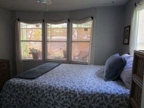 guest room bow windows