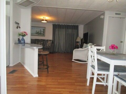 entry to kitchen, dining, living areas