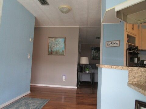 entry to  kitchen &  hall