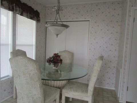 dinette view from screen room