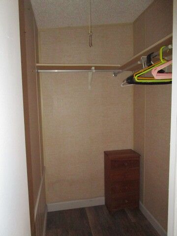 guest room WI closete