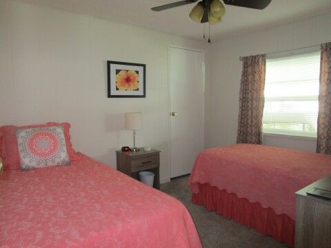 guest bedroom, twin beds
