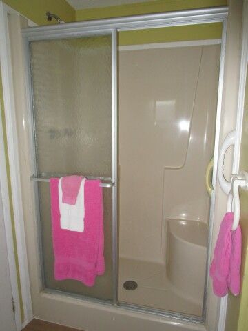 ensuite WI shower with seat