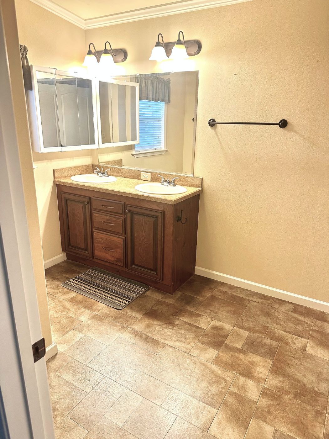 Primary Bathroom/Double Sinks