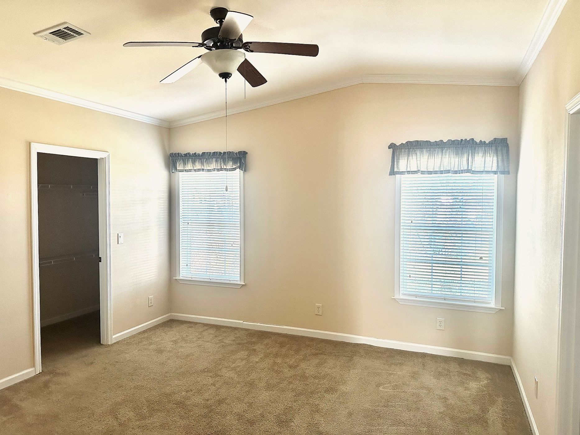 Primary Bedroom/Walk in closet