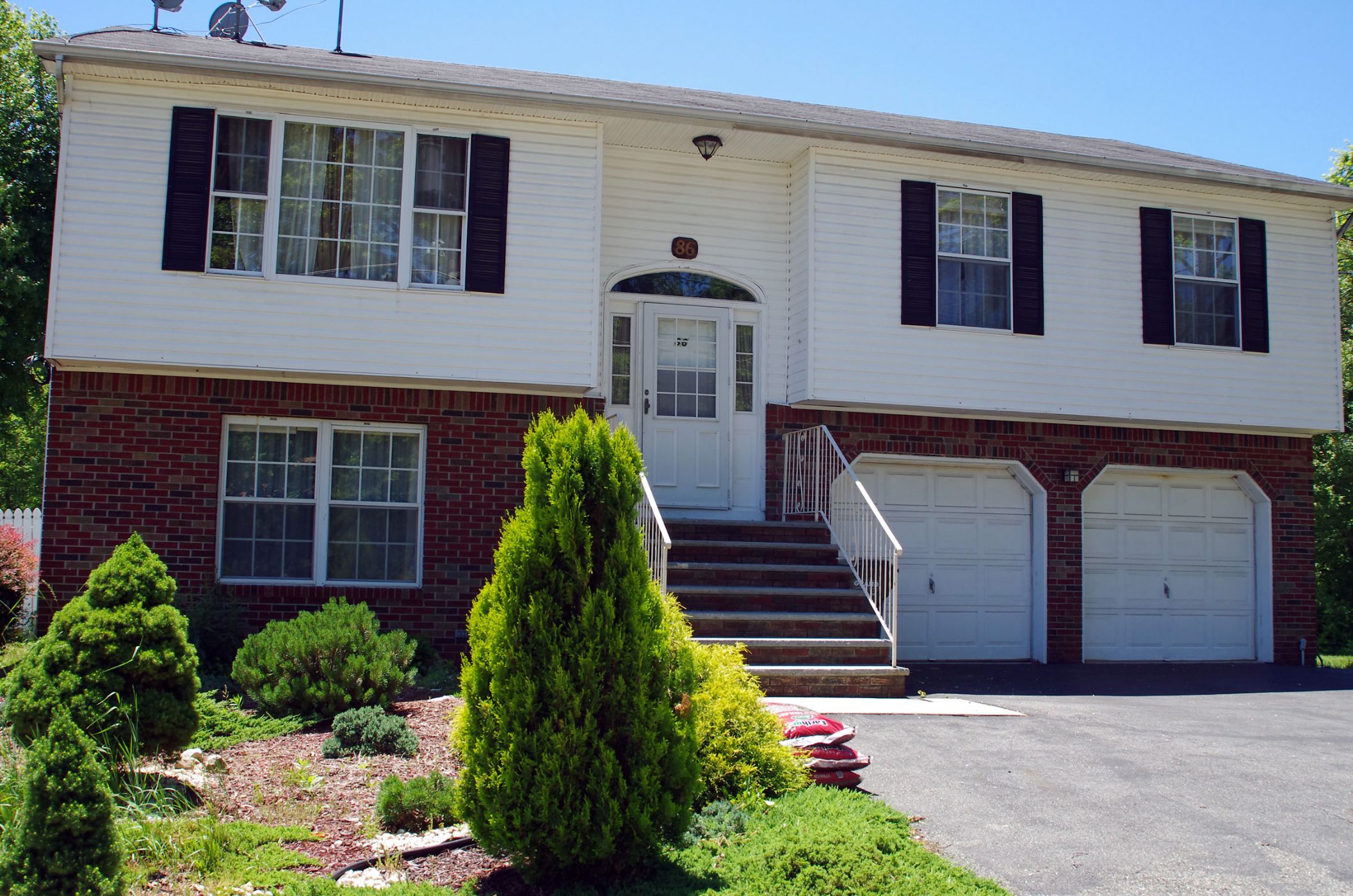 Single Family Home in Somerset 86 Hall Street, Somerset NJ